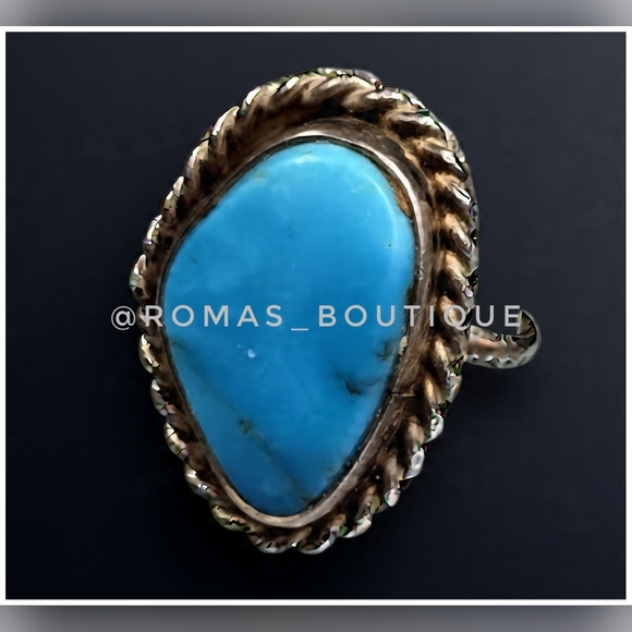 Artisan Jewelry - Turquoise and sterling silver vintage ring